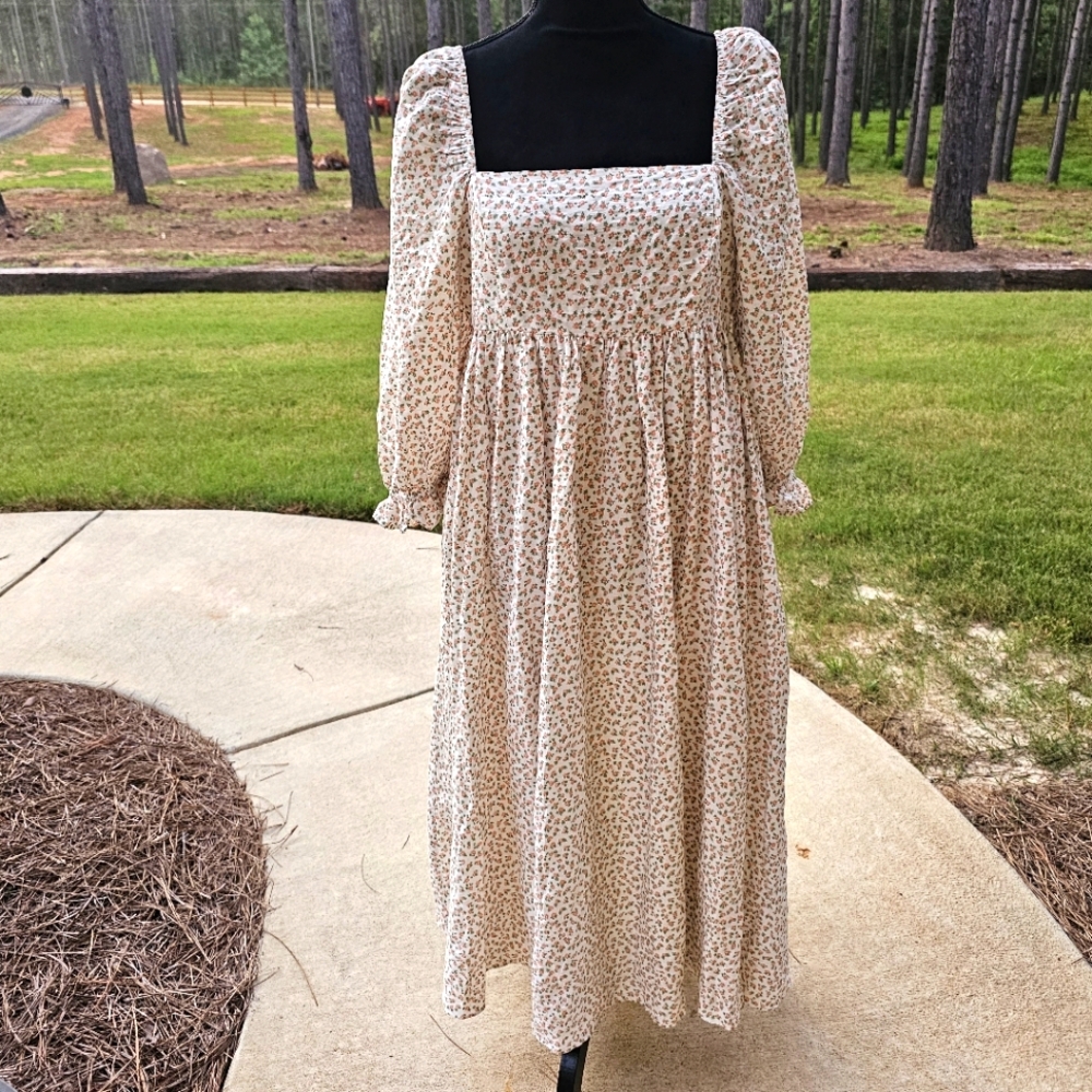 Storia Cream Floral Long Sleeve Dress